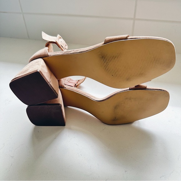 Design Lab Lord & Taylor | Suede Beige Pump | Size 10 - Picture 4 of 5